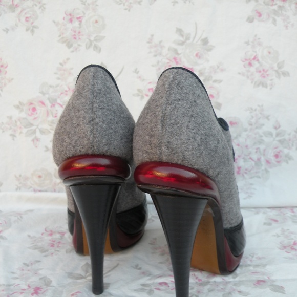COPY - FENDI SHOES SIZE 35 1/2 - Picture 4 of 13